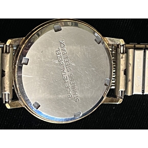 Helbros Size ONE SIZE Vintage Gold-Tone Watch with Date Window main image 4